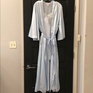 Oscar de la Renta camisole/robe set